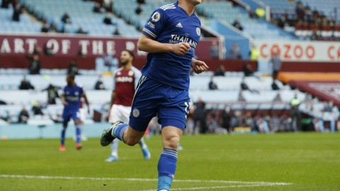 蓝狐青训的忠诚誓言：哈维-巴恩斯续约至2025年，昔日少年终成王旗