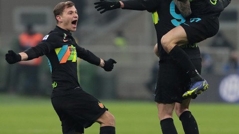 蓝黑军团力克蓝鹰勇夺意甲八连胜