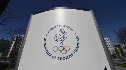 巴黎王子公园球场疫情下的寂静与往昔荣光