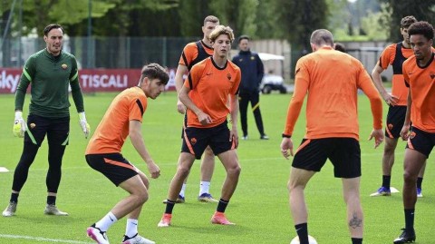 永恒之城的最后守望：罗马欧联杯半决赛前夜训练纪实