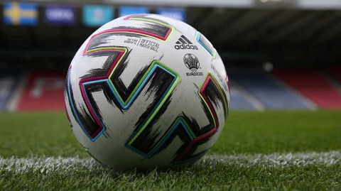 格拉斯哥的哨声前夕：欧洲杯裁判组的静默备战