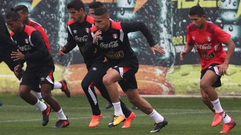 阿根廷最怕的队找到了！乌拉圭铁血绞杀=冠军梦魇，梅西中框+锁喉都白搭