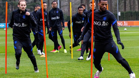 荷兰队集结！镜头直击郁金香军团世预赛前最后冲刺