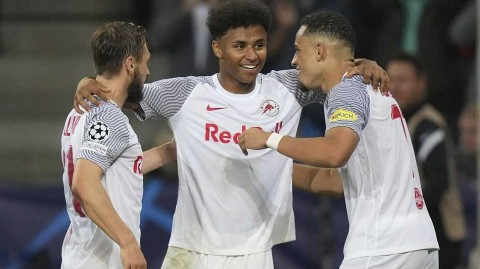 奥卡福尔双响闪耀，红牛主场掀翻狼堡