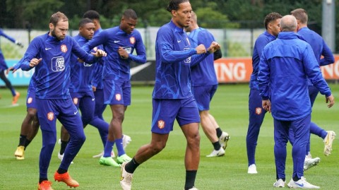 范戴克领衔橙衣军团备战欧国联 团结一心剑指胜利