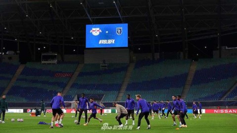 博斯普鲁斯海峡的欧冠初体验 伊斯坦布尔队深秋备战纪实