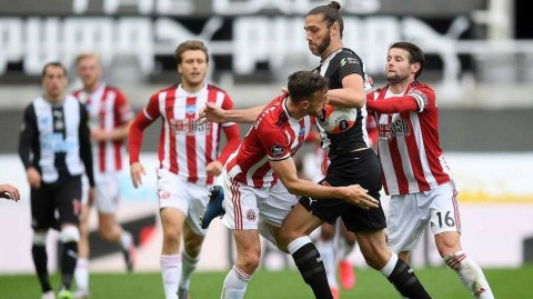 空场下的喜鹊高歌 纽卡斯尔联三球大破谢菲尔德联