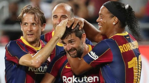 时光倒流特拉维夫：巴萨皇马传奇联袂献上进球大战，小罗魔幻舞步点燃全场