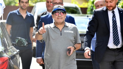 蓝白之心永不停搏：马拉多纳与拉普拉塔体操续约至2021年底