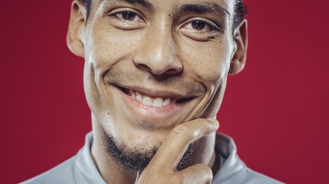 范迪克利物浦铁闸写真，定海神针的霸气与优雅