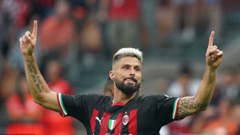 红黑风暴席卷米兰城 莱奥吉鲁联袂击溃蓝黑军团