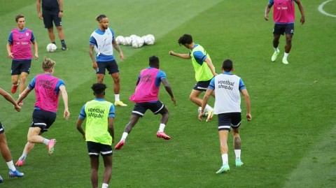 欧冠生死战前最后的呼吸：亨克将士基辅静候决战时刻