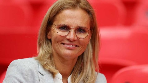 新王登基：萨里娜-维格曼入主英格兰女足，携雄心愿景亮相温布利