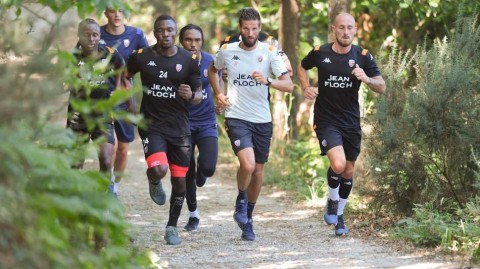 渔港雄狮再启航：洛里昂新赛季集结，逐梦法甲新征程