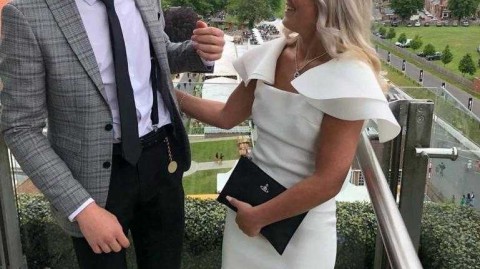 绿茵场外的浪漫：足球明星与她们的挚爱