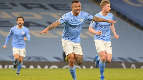 英超经典战役：曼城四球逆转狼队，豪取二十一连胜