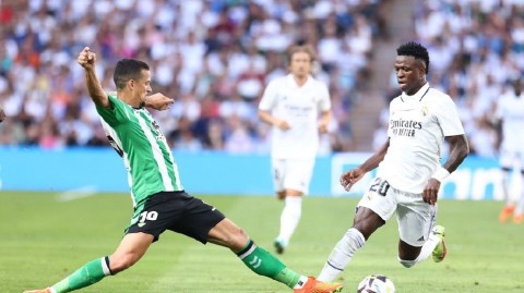 西甲巅峰对决：白衣军团主场鏖战奏凯歌