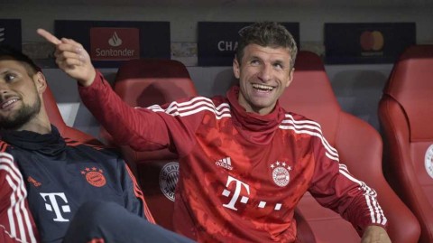 拜仁儿童俱乐部新队长上任 托马斯·穆勒开启欢乐领袖之旅