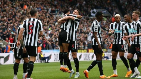 圣詹姆斯公园狂飙记：喜鹊六球横扫热刺震撼英超