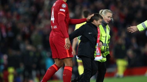 红军主场力克黄色潜水艇 欧冠半决赛占得先机