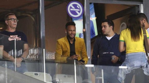 看台上最特殊的第十二人 内马尔见证巴西斩阿根廷于马下