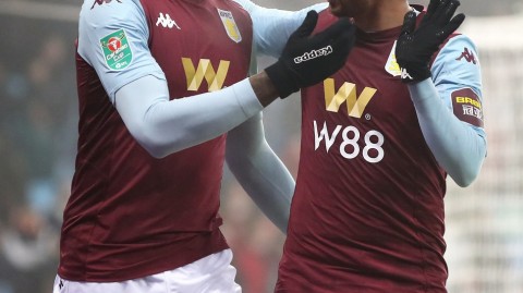 联赛杯青年军惨痛一课 维拉五球大胜利物浦