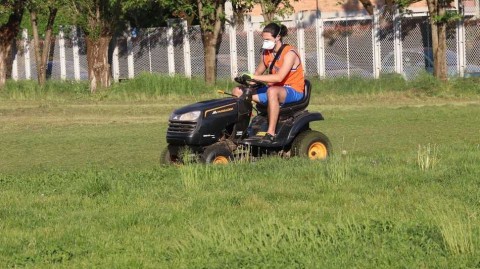 寂静的绿茵：疫情下意大利社区足球场与世隔绝的春天