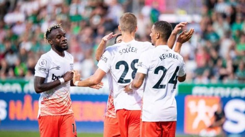 维堡夜空下的铁锤轰鸣 西汉姆联欧协联征程昂首启航