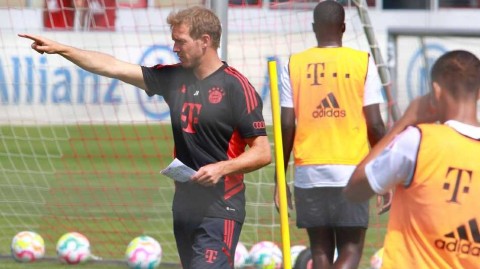 纳格尔斯曼运筹帷幄 拜仁众将士夏训磨砺