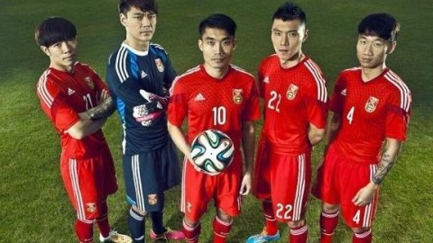 世预赛南美区第7轮：阿根廷3-0智利——梅西缺阵，新三叉戟领跑5分