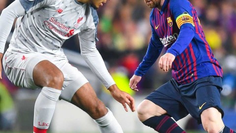 利矛与坚盾的终极交响：足坛传奇碰撞录