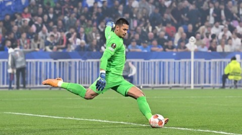 西汉姆联铁锤落定正式签约门将阿雷奥拉