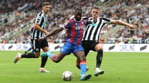 圣詹姆斯公园的叹息之门：纽卡斯尔与水晶宫的零封对决