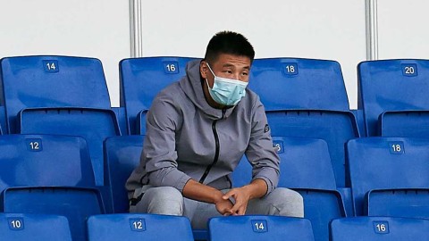 武磊伤缺看台挥旗助威，西班牙人二球胜米兰德斯强势领跑西乙