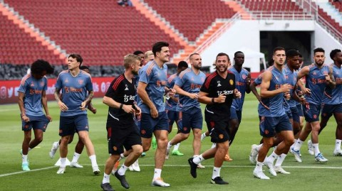 红魔亚洲行曼谷训练场风云发布会现激情