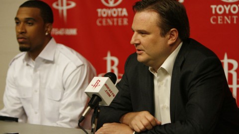 重聚丰田中心：考特尼李时隔十六载再燃火箭情缘