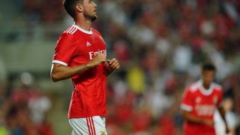 葡萄牙雄鹰展翅高飞 友谊赛大胜英伦农场主