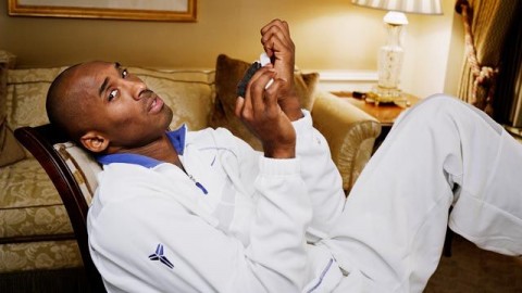 2026年回溯：科比·布莱恩特在杂志硬照与赛场黑曼巴之间的双重人生