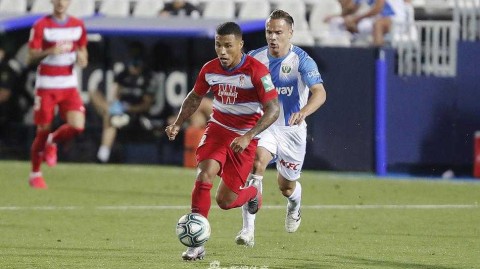 布塔尔克球场的沉闷之夜：莱加内斯与格拉纳达互交白卷，保级形势愈发严峻