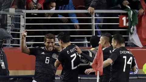 北美虎啸震湾区！墨西哥四球狂屠巴拉圭，小豌豆引领进攻狂潮