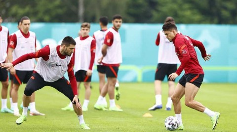 星月之辉在柏林闪耀：土耳其国家队欧洲杯出征前的最后演练