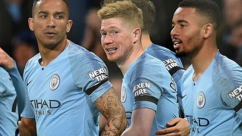 蓝月当空，天才闪耀：伊蒂哈德见证德布劳内与萨内的争冠宣言