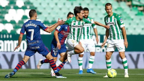 塞维利亚城的一曲绿色挽歌贝蒂斯主场绝杀送别韦斯卡