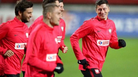 波兰铁骑蓄势待发，华沙深秋点燃欧预赛激情