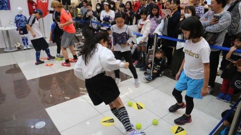 福冈永旺梦乐城足球小将大集合 全民热情点燃商圈