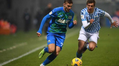 意大利杯冷门之夜：十人萨索洛主场爆冷零比二负于斯帕尔