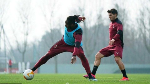 欧联杯决战前夕，红黑军团的静谧备战