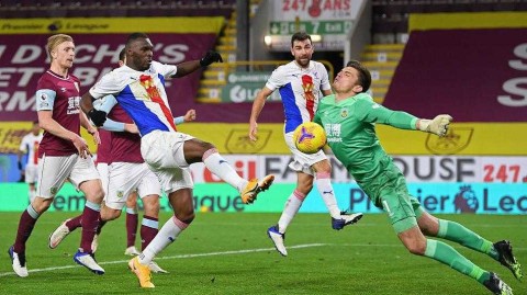 特夫摩尔球场的一声叹息：伯恩利赛季首胜，水晶宫群龙无首