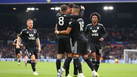 英超激战利兹联憾负富勒姆 埃兰路球场见证三球逆转