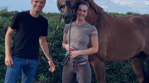 绿茵场上的童话！托马斯·穆勒与爱妻丽莎的甜蜜时光